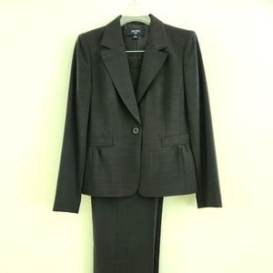 Business Pant Suit